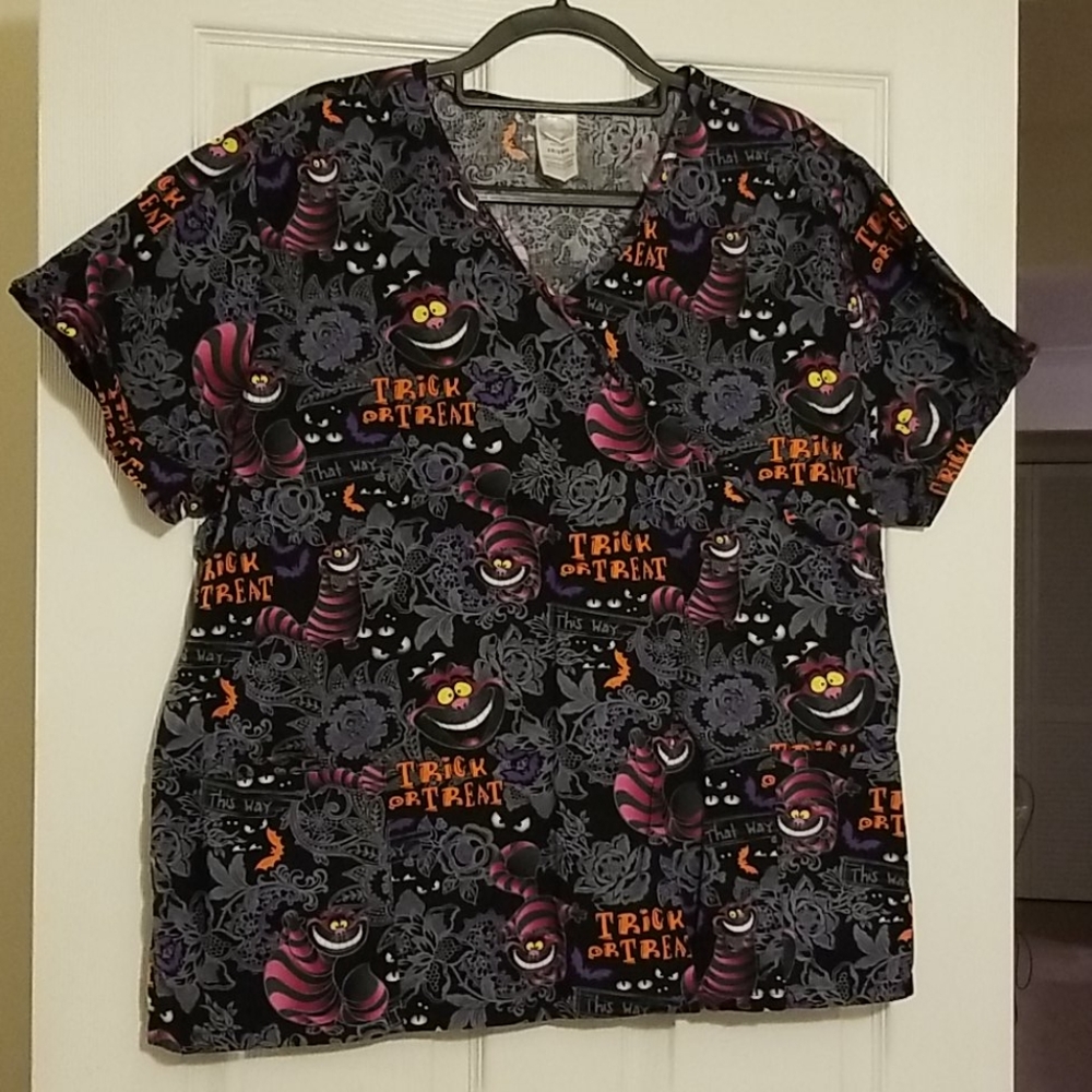 Halloween Scrub Top ▪︎¤▪︎Disney Cheshire Cat